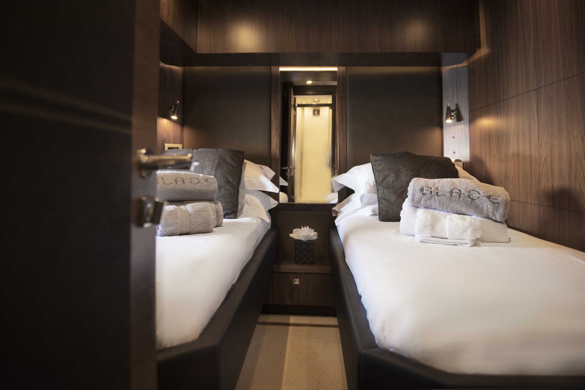 2009 Sunseeker BLADE 6 na czarter (photo 17)