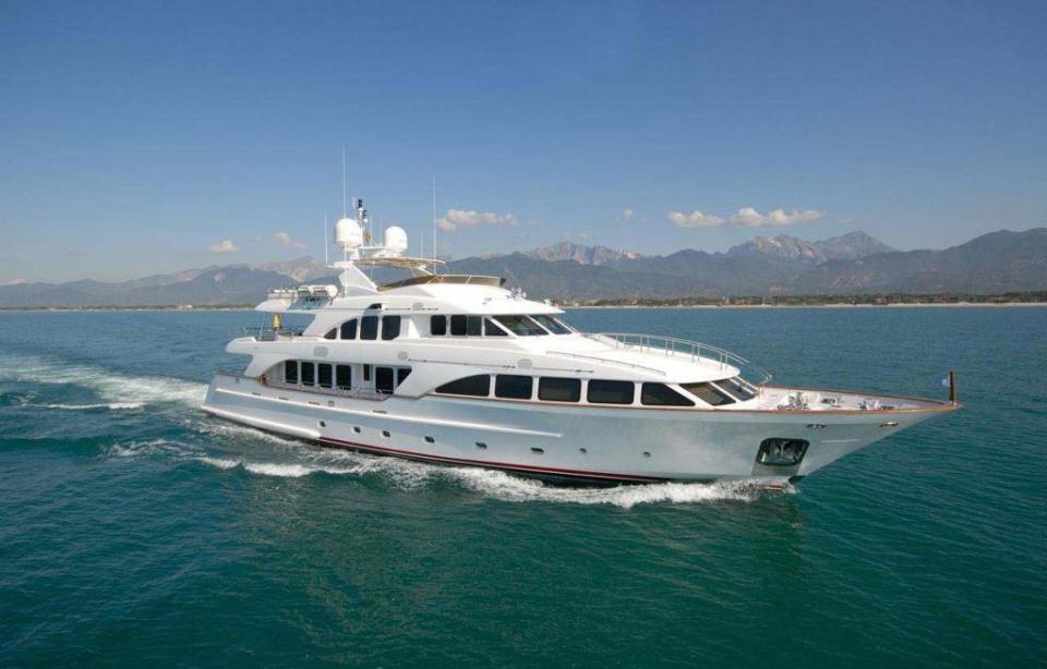 2006 Benetti Riva I à louer (photo 3)