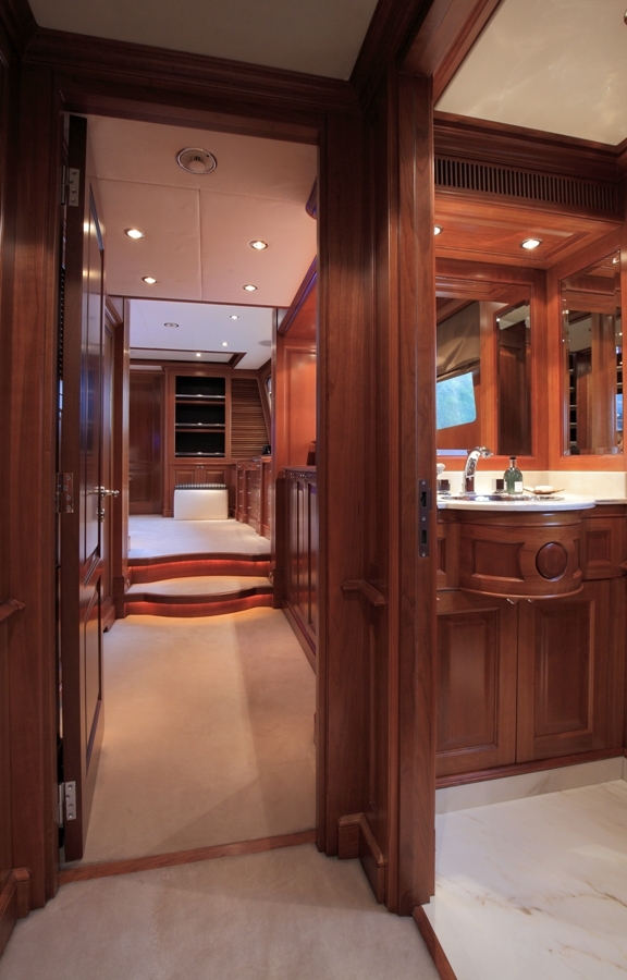 2006 Benetti Riva I à louer (photo 24)