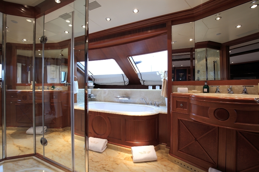 2006 Benetti Riva I à louer (photo 27)