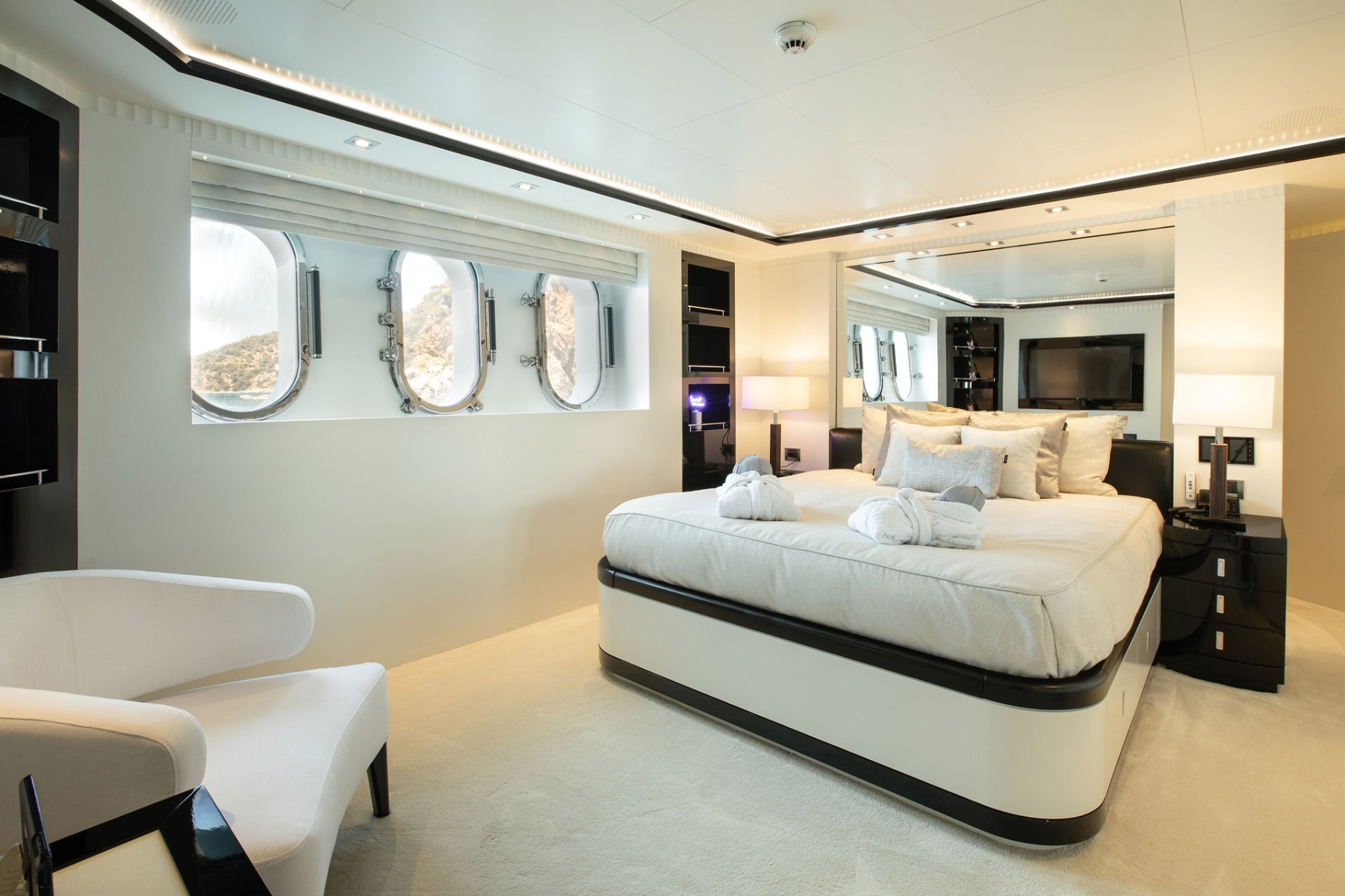 2007 Golden Yacht VERTIGO à louer (photo 7)