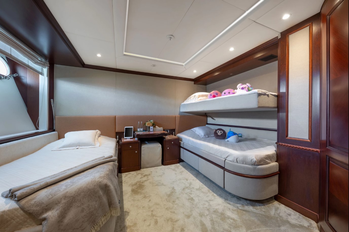 1998 Benetti AKIRA ONE en alquiler (photo 21)