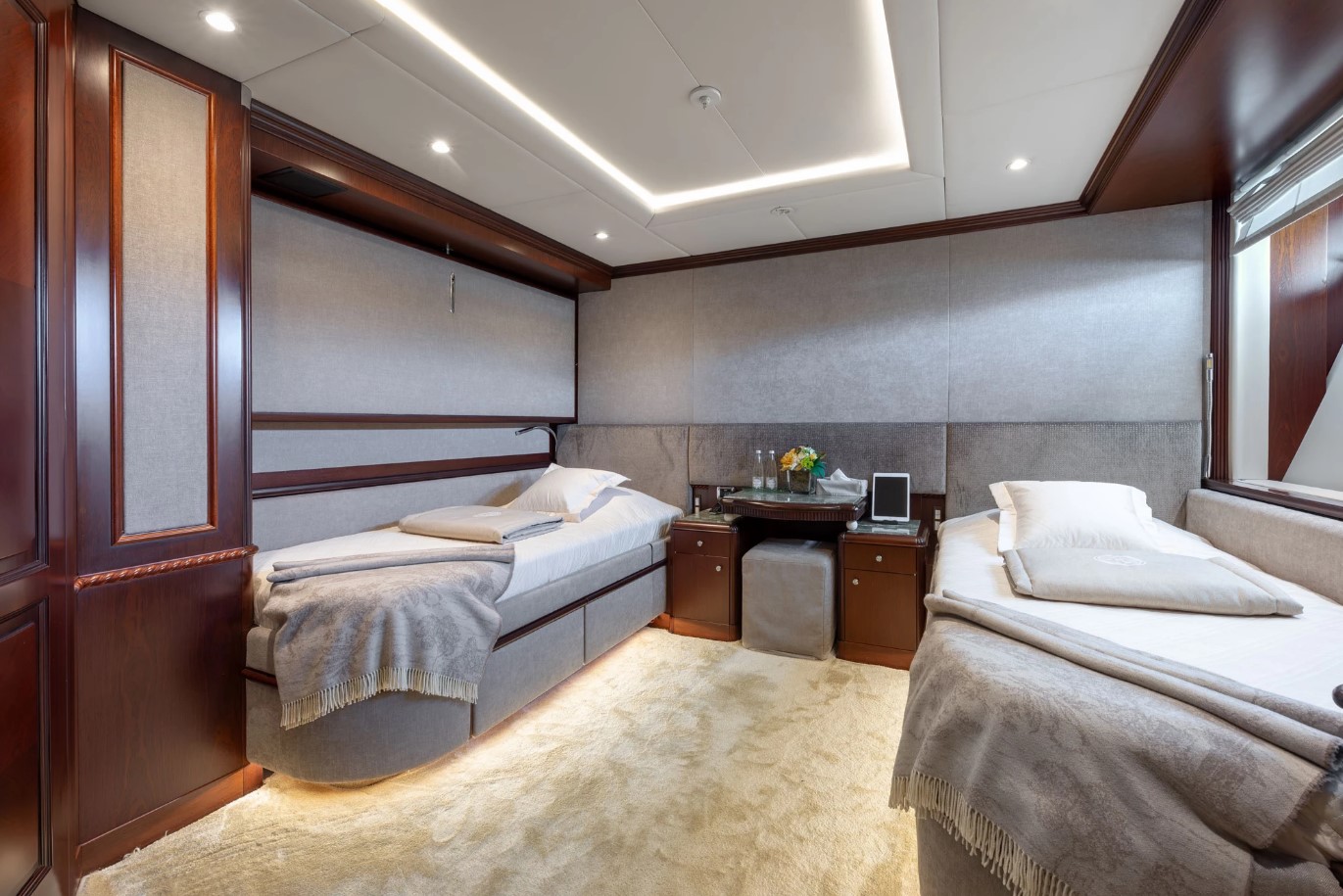 1998 Benetti AKIRA ONE en alquiler (photo 22)