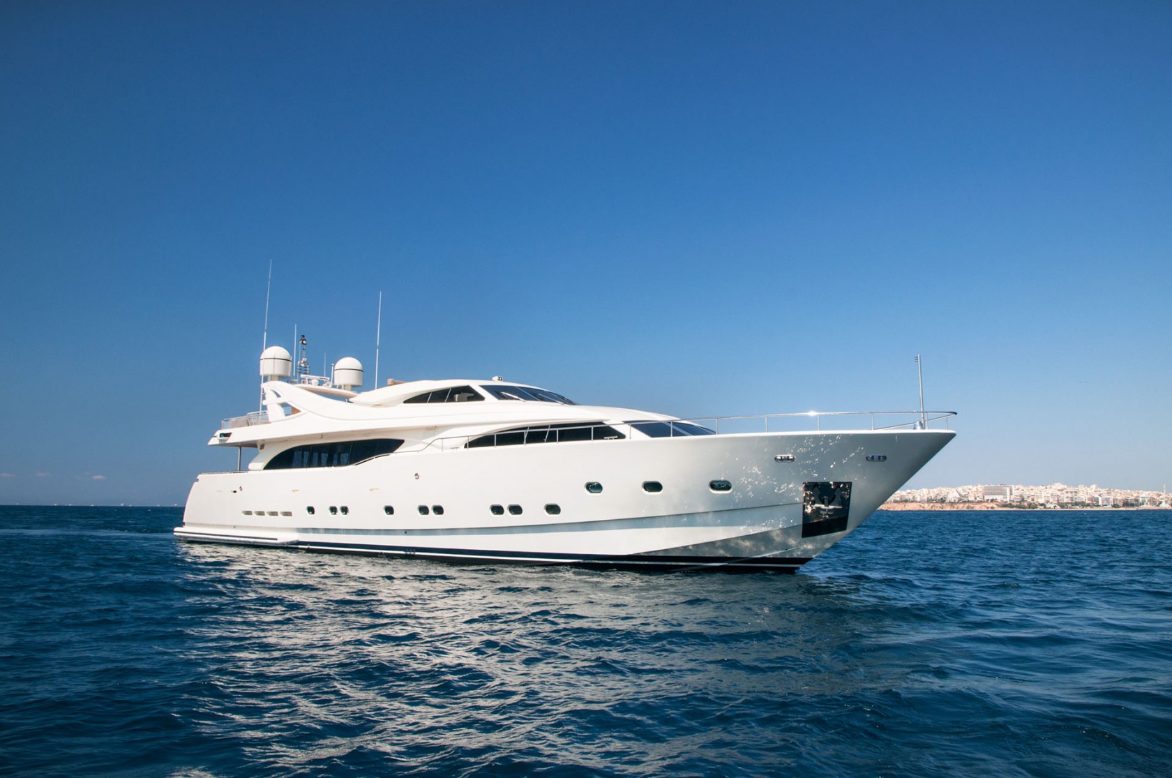 2002 Ferretti WHISPER V te huur (photo 2)