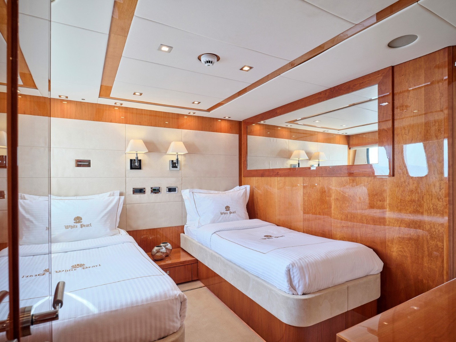 2010 Sunseeker WHITE PEARL I zu chartern (photo 13)