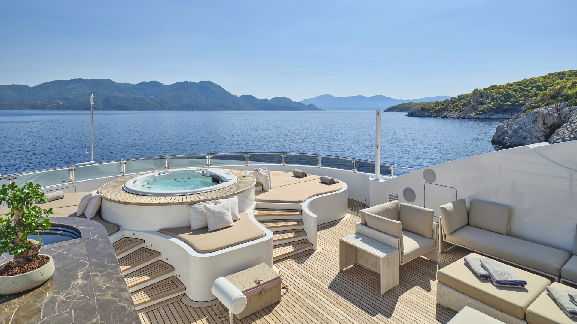 2012 Mariotti PERSEFONI I for charter (photo 7)