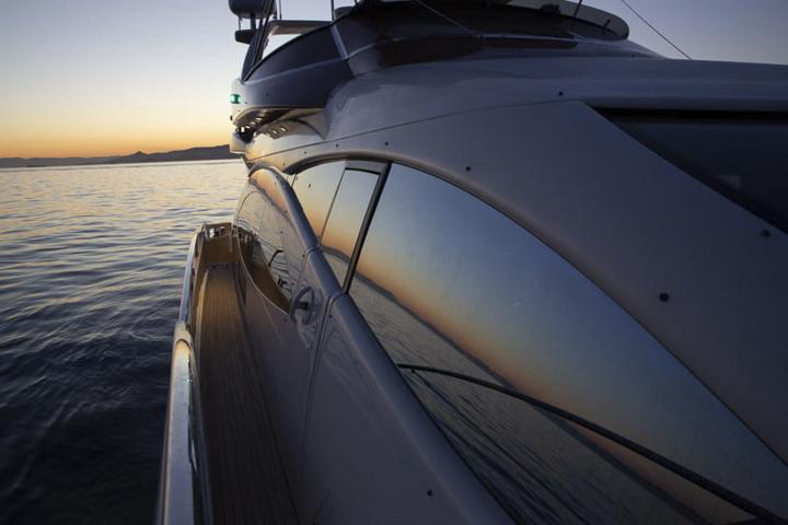 2005 Azimut MEDUSA a noleggio (photo 2)