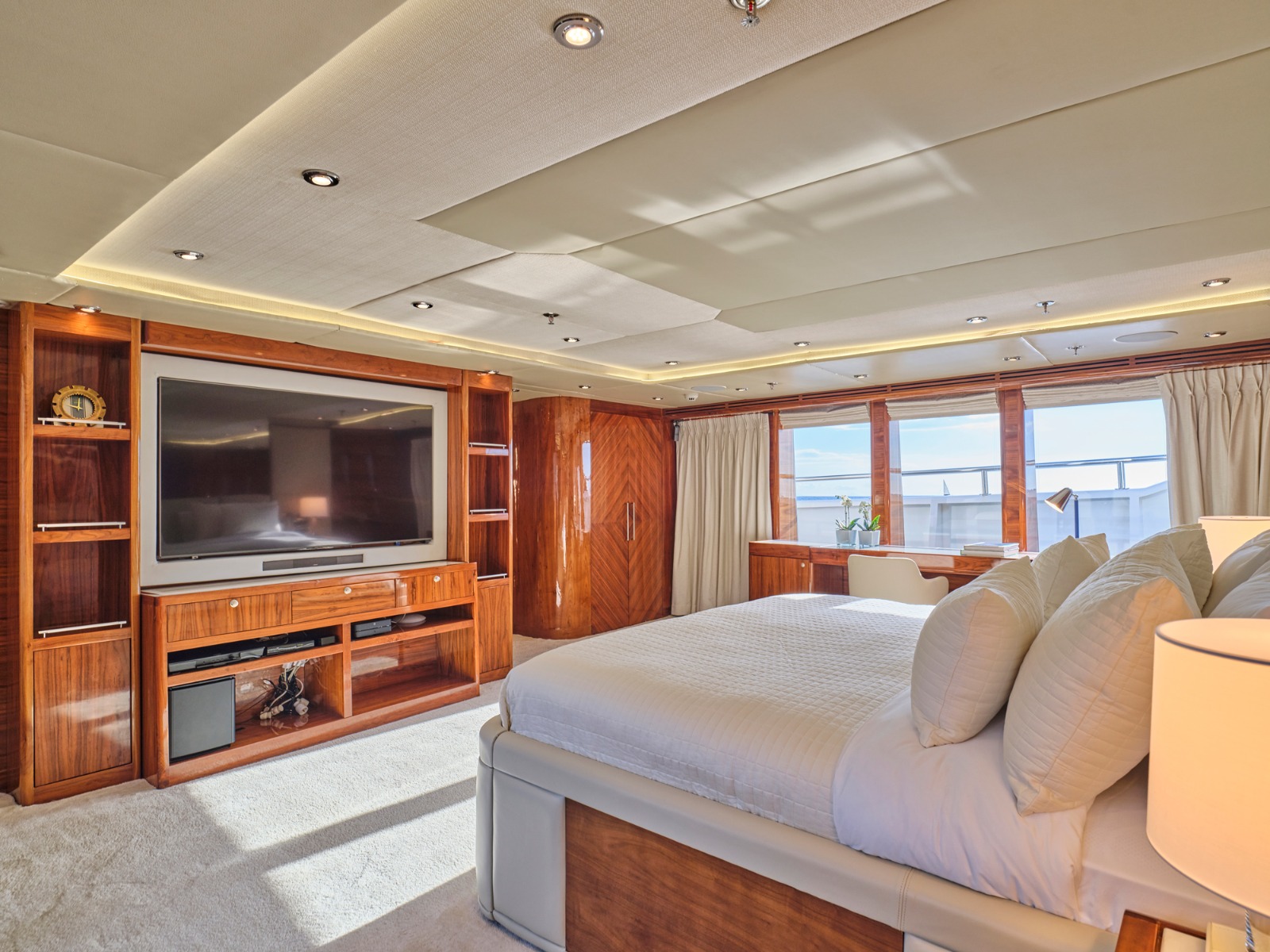 1984 Benetti Custom Benetti 54m à louer (photo 22)
