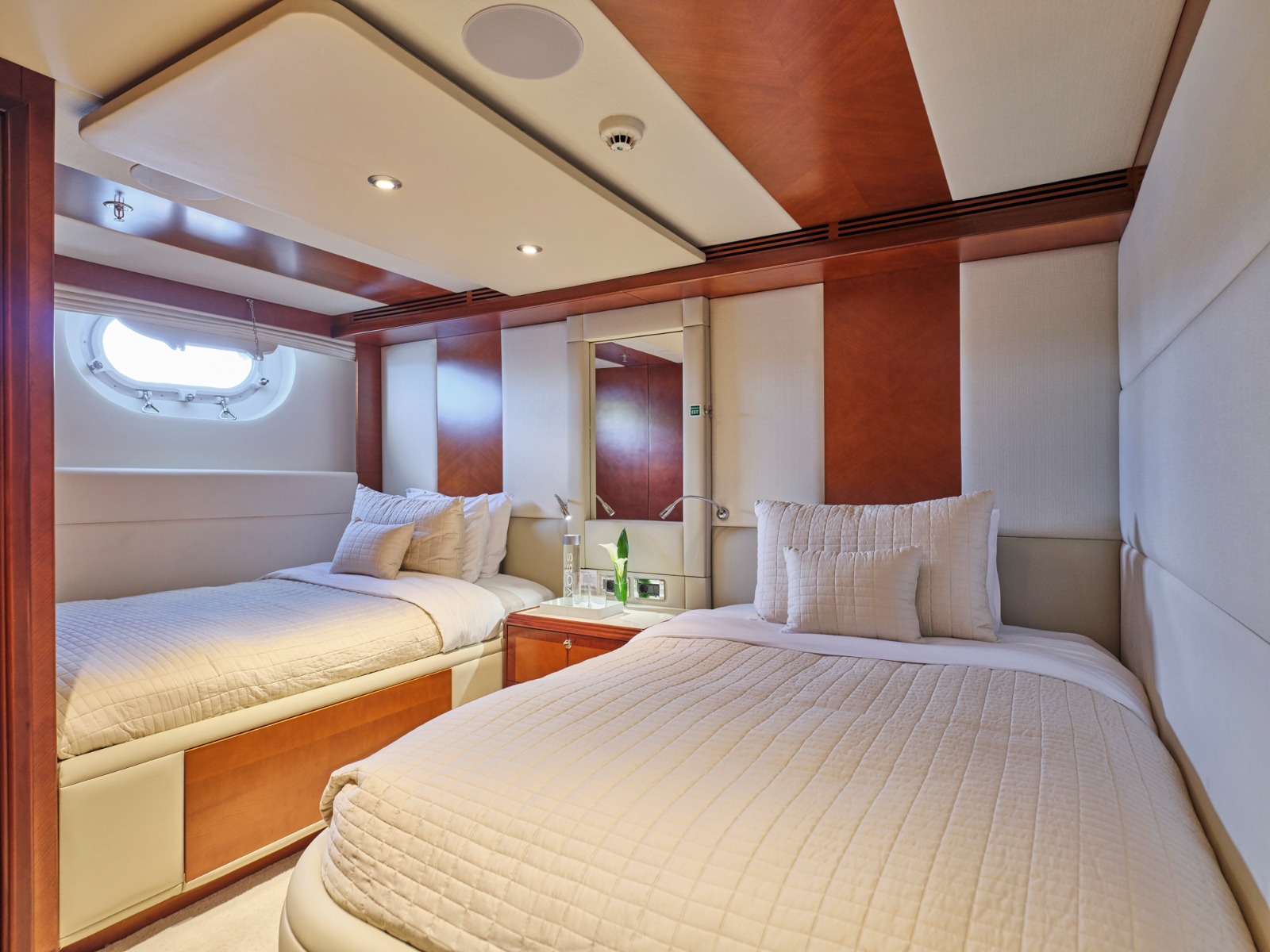 1984 Benetti Custom Benetti 54m à louer (photo 26)