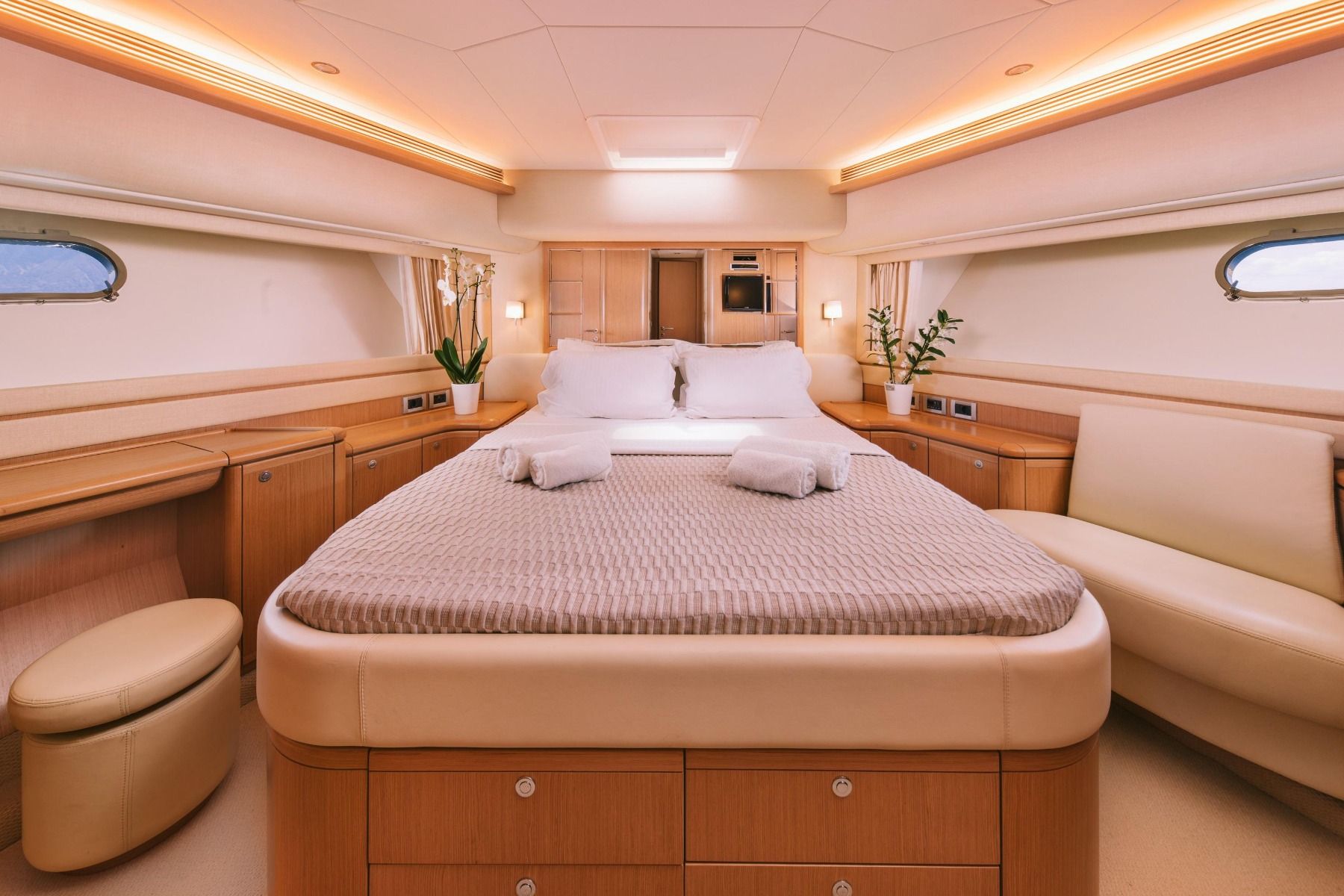2009 Ferretti Ferretti 830 te koop (photo 24)