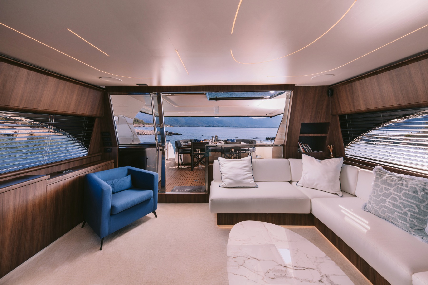 2004 Ferretti Oxigen 8 en alquiler (photo 11)
