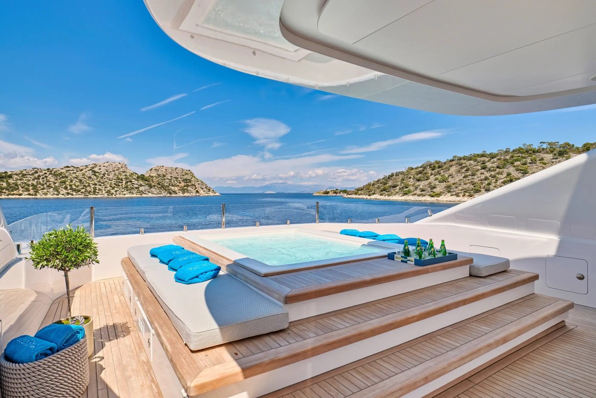 2013 Mondomarine Maestro a noleggio (photo 6)