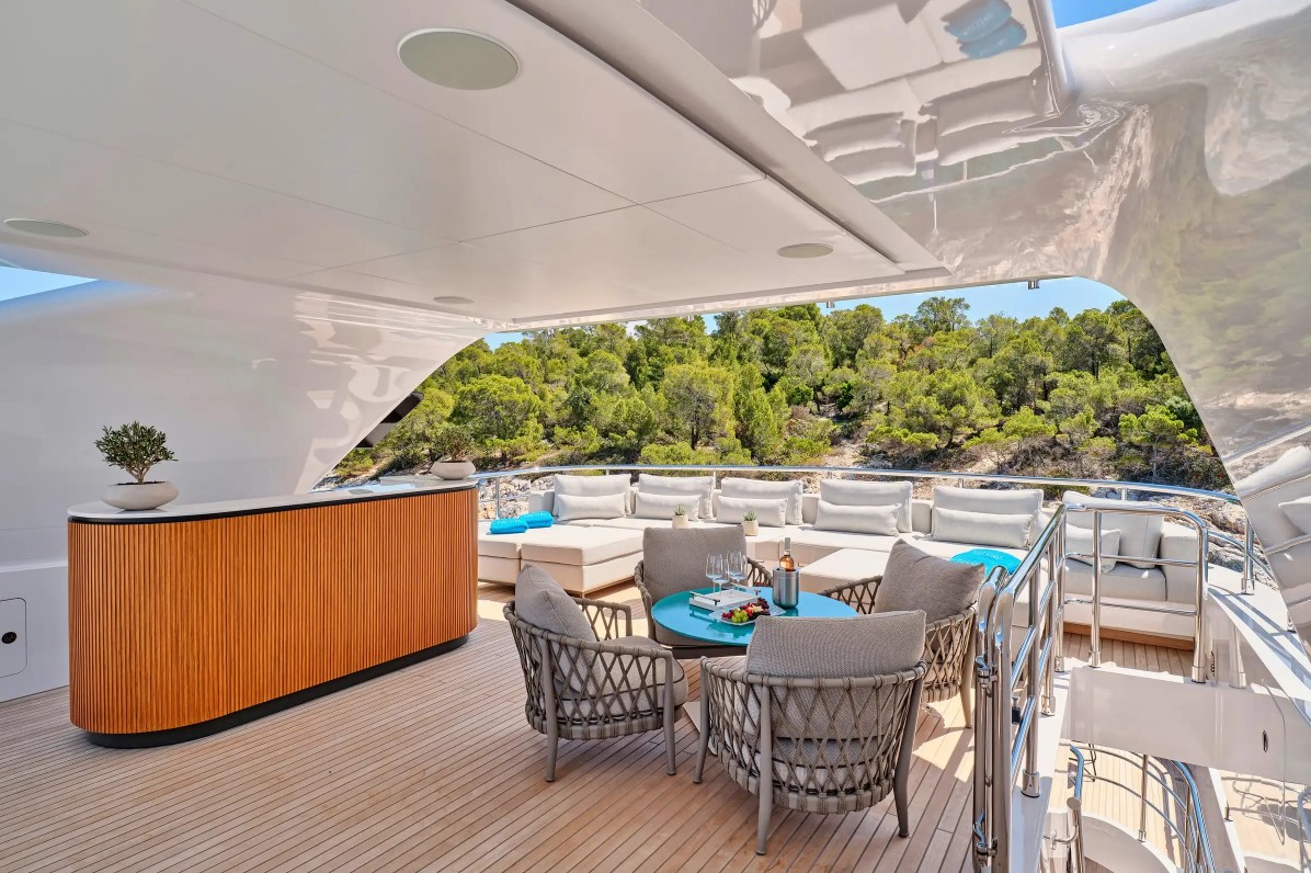 2013 Mondomarine Maestro a noleggio (photo 8)