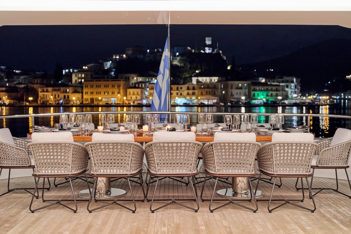 2013 Mondomarine Maestro a noleggio (photo 10)