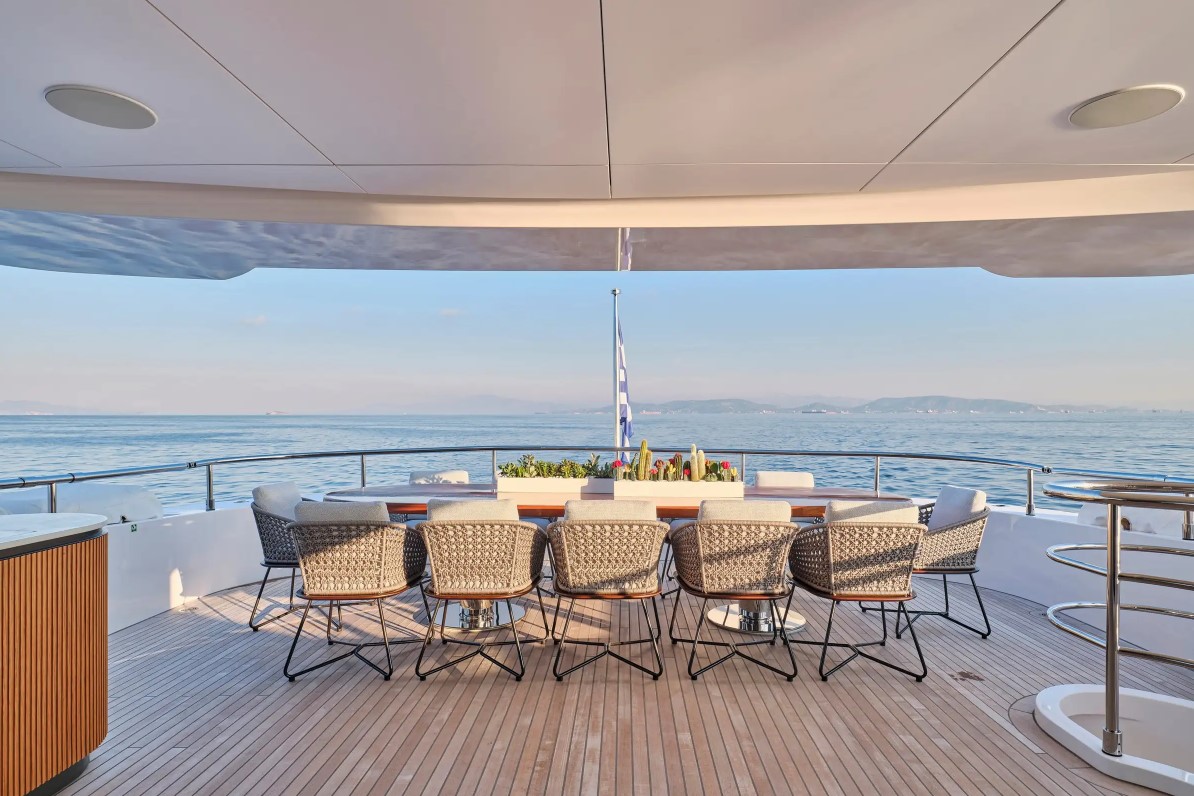 2013 Mondomarine Maestro a noleggio (photo 11)