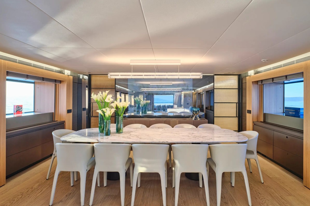 2013 Mondomarine Maestro a noleggio (photo 18)