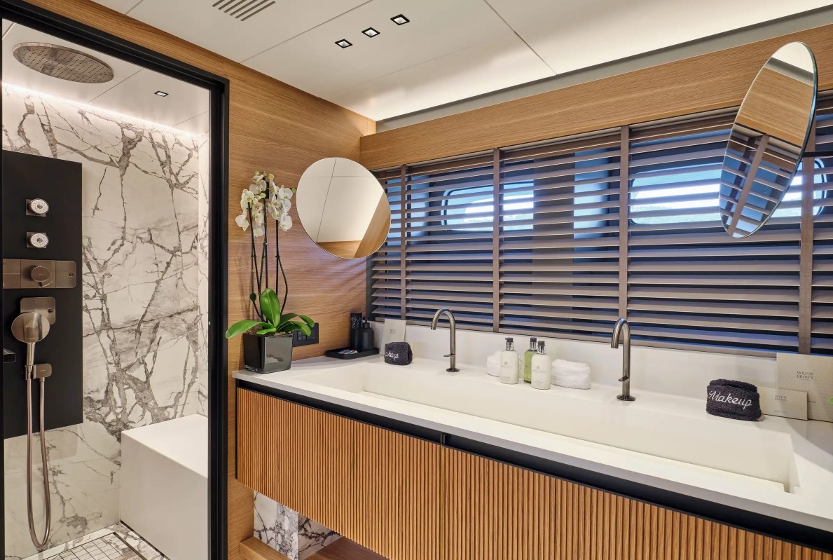 2013 Mondomarine Maestro a noleggio (photo 30)