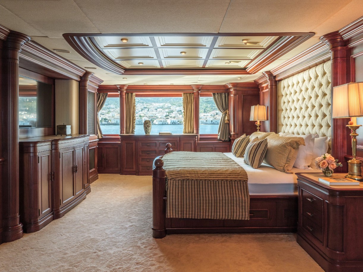 2003 Oceanfast Nomad for charter (photo 27)