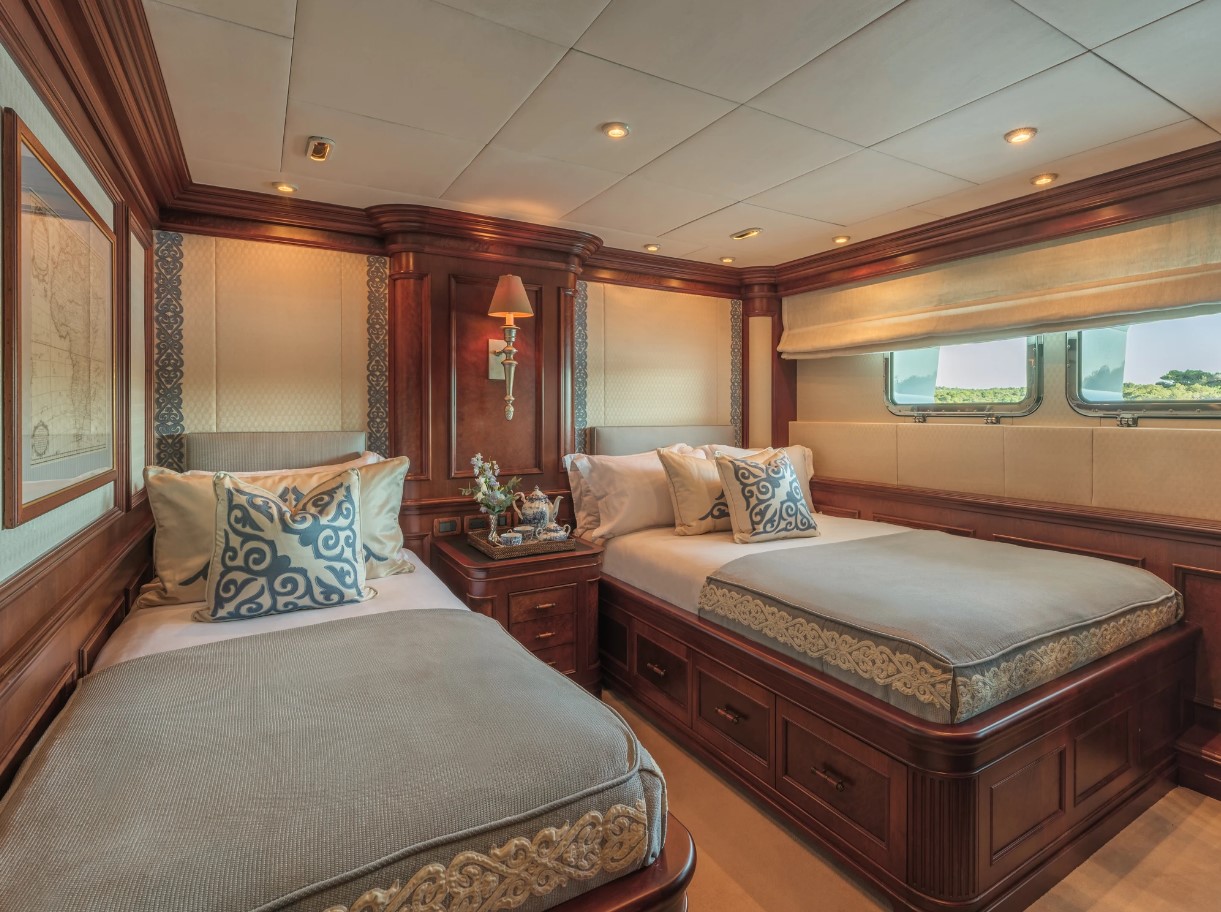 2003 Oceanfast Nomad for charter (photo 45)