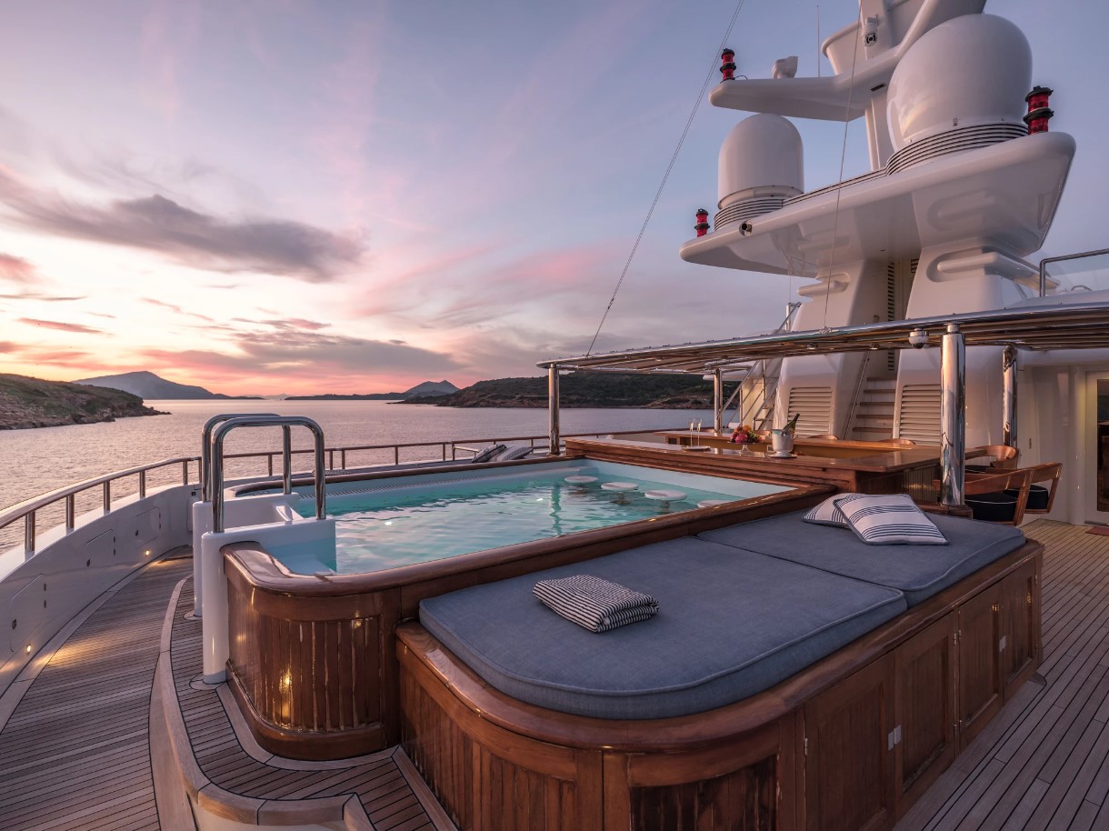 2003 Oceanfast Nomad for charter (photo 50)