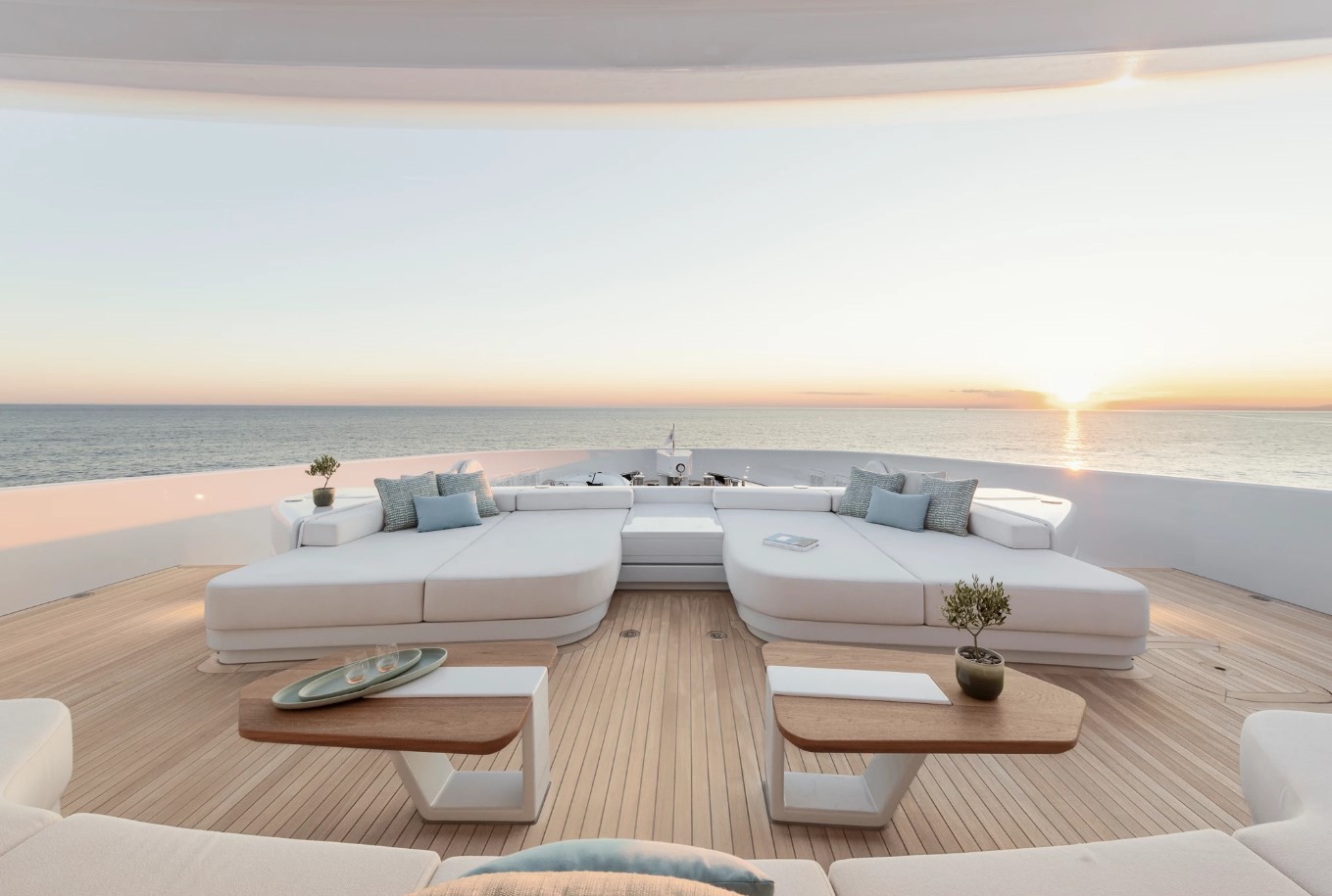 2025 Golden Yacht O'MADELEINE à louer (photo 7)