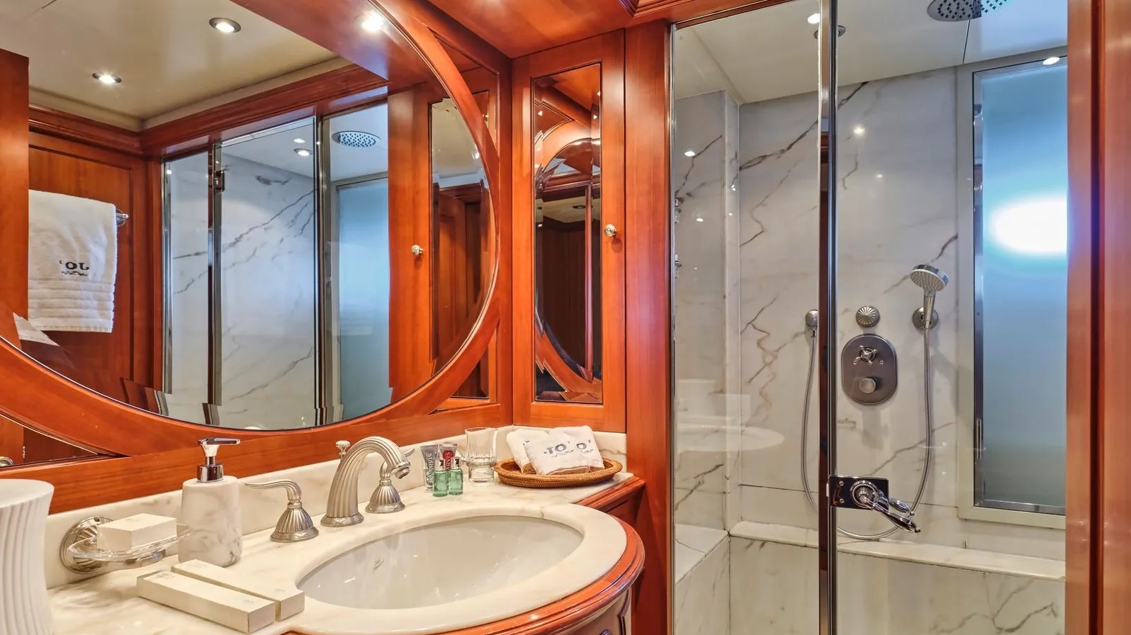 2004 Benetti JO I à louer (photo 42)