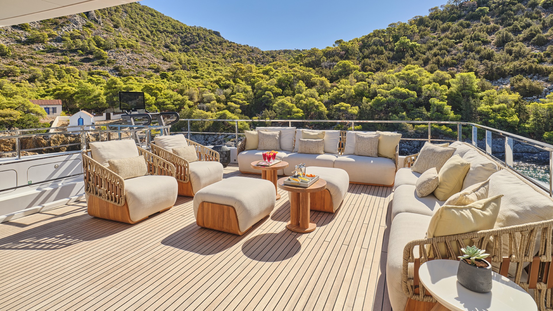 2014 Admiral AXIOS a noleggio (photo 7)