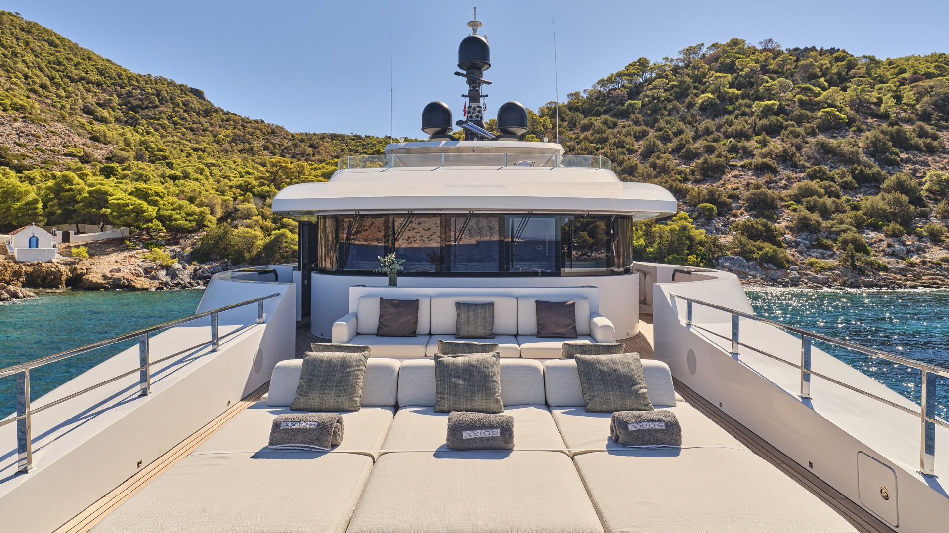 2014 Admiral AXIOS a noleggio (photo 11)