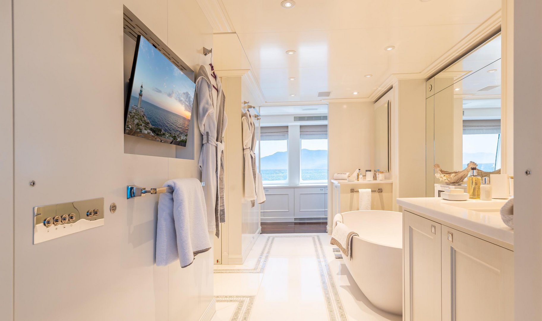 2008 Heesen Idefix II zu chartern (photo 35)
