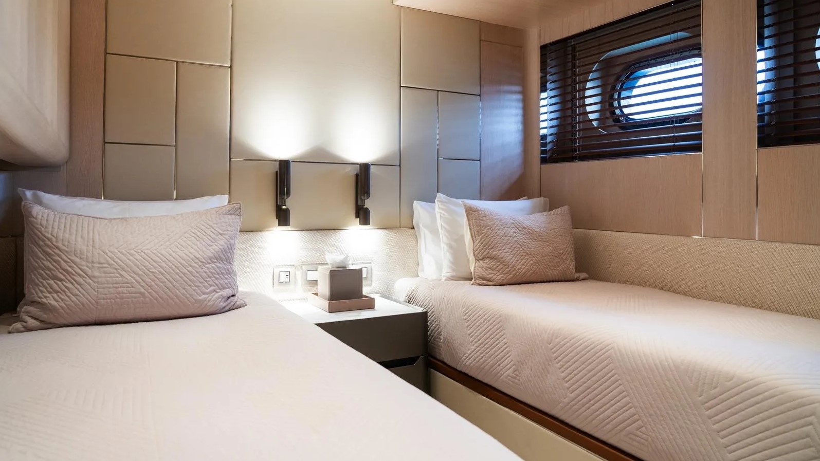 2007 Heesen Bliss te huur (photo 25)