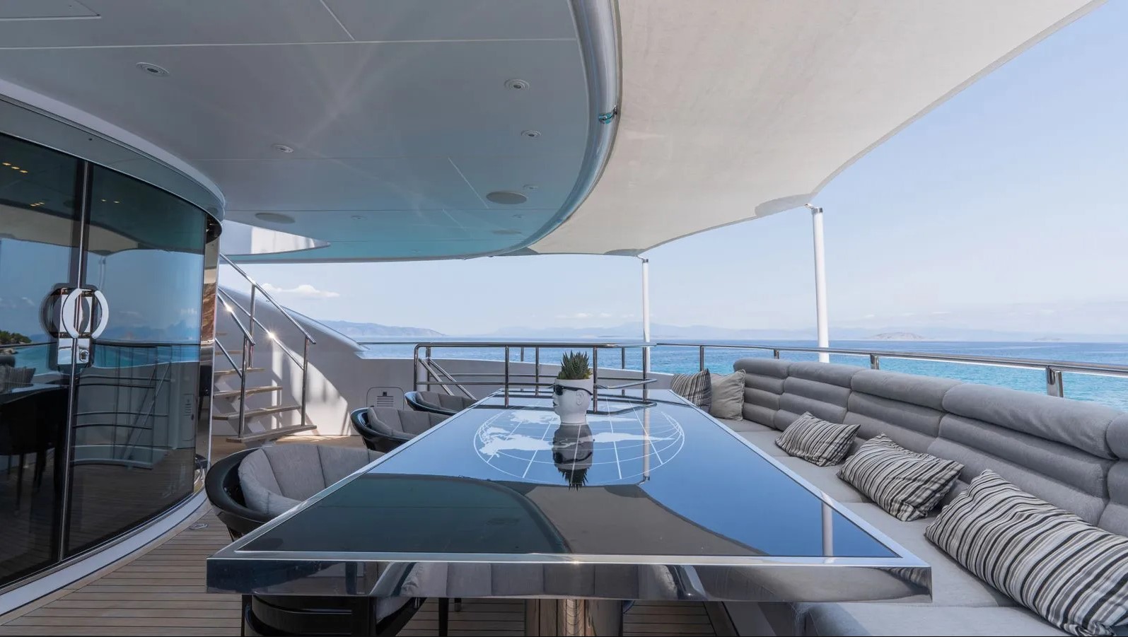2007 Heesen Bliss te huur (photo 32)