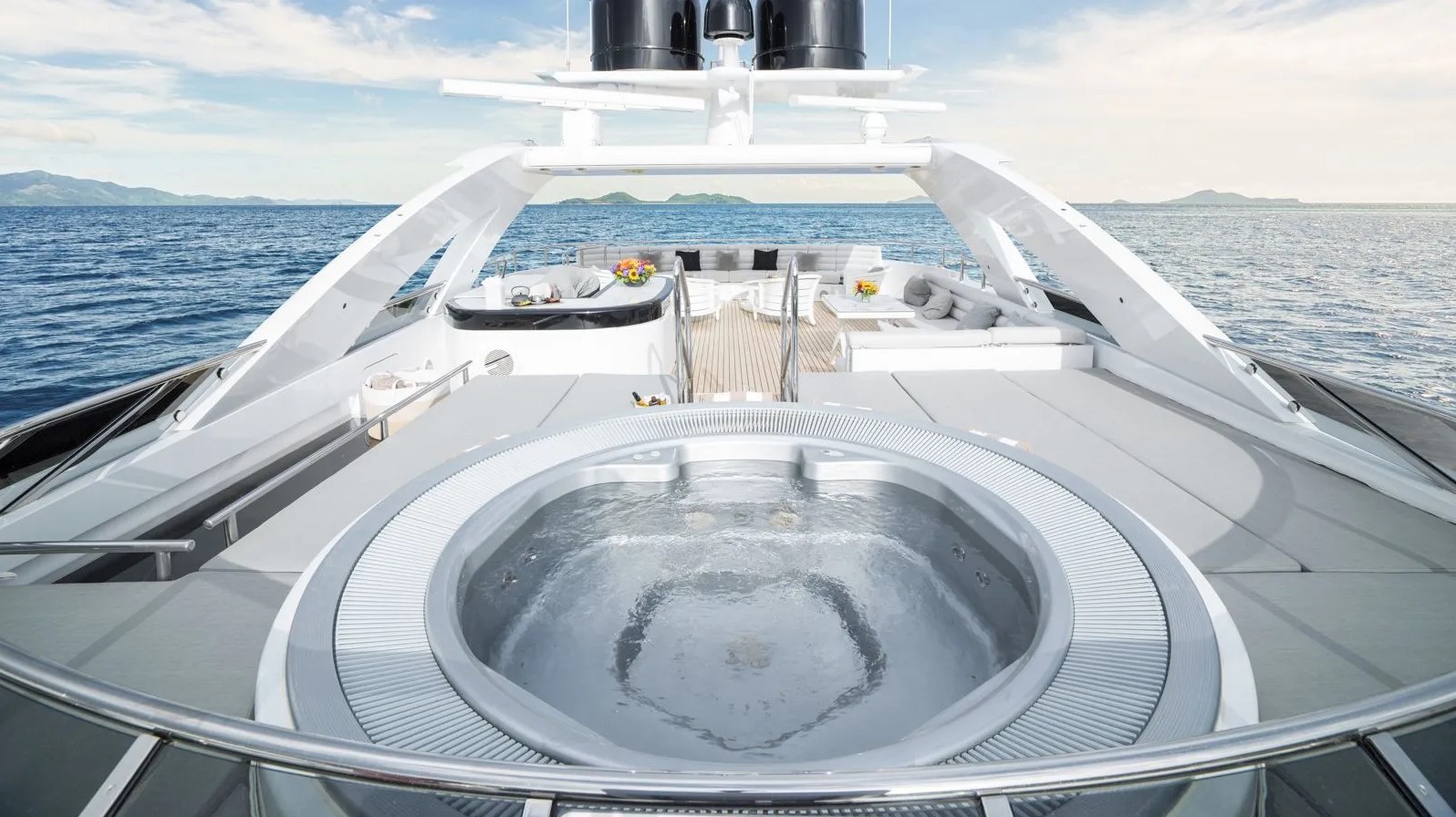 2007 Heesen Bliss te huur (photo 33)