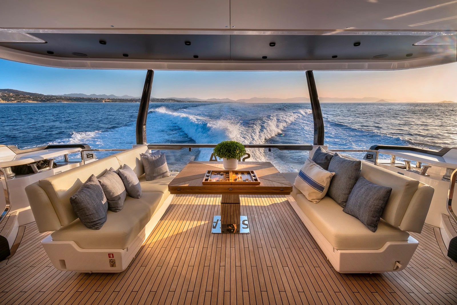 2023 Ferretti Ianassa na czarter (photo 6)