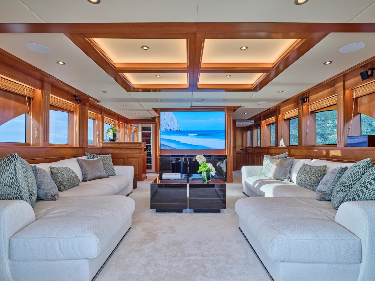 2008 Mondomarine Celia P à louer (photo 9)