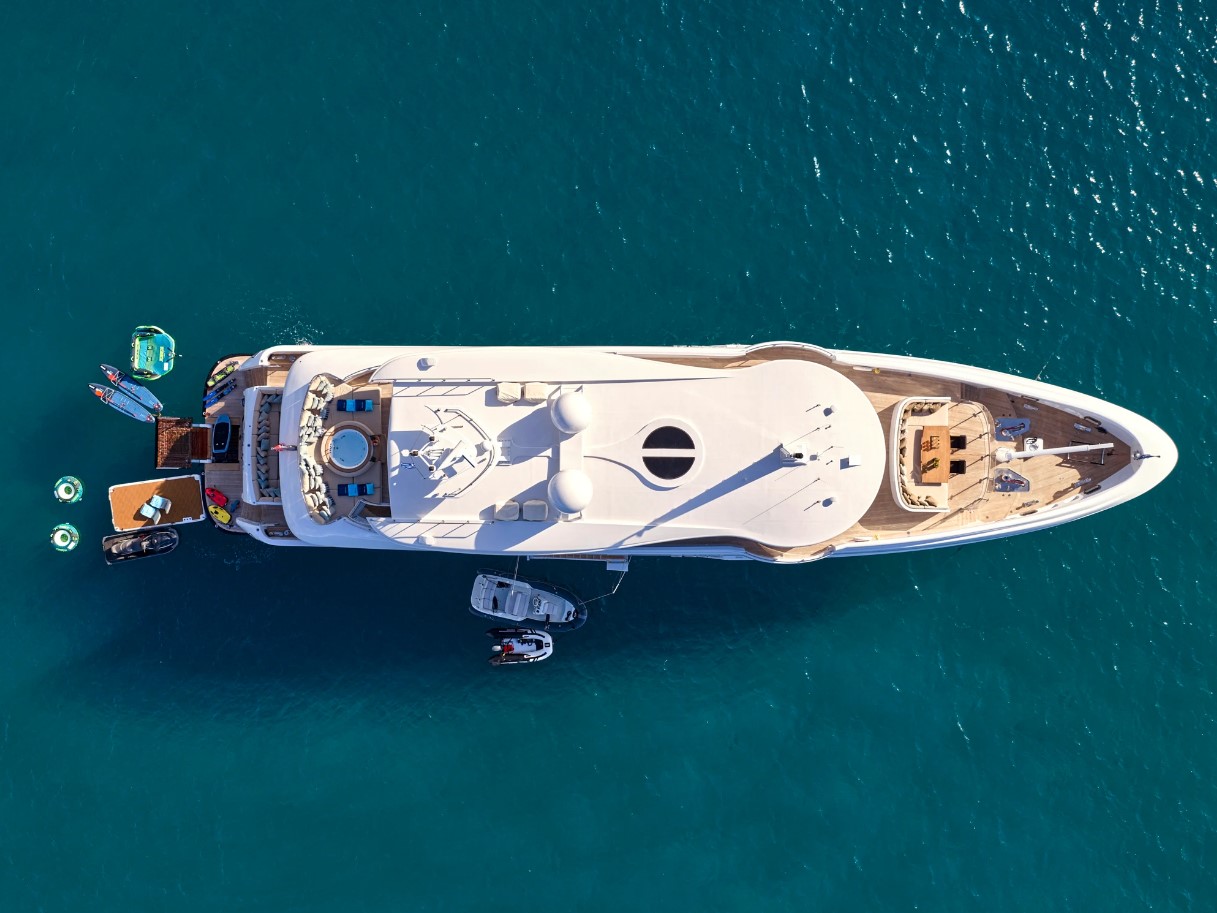 2008 Mondomarine Celia P à louer (photo 23)
