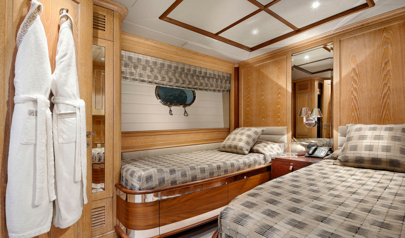 2008 Benetti Quest R te huur (photo 17)