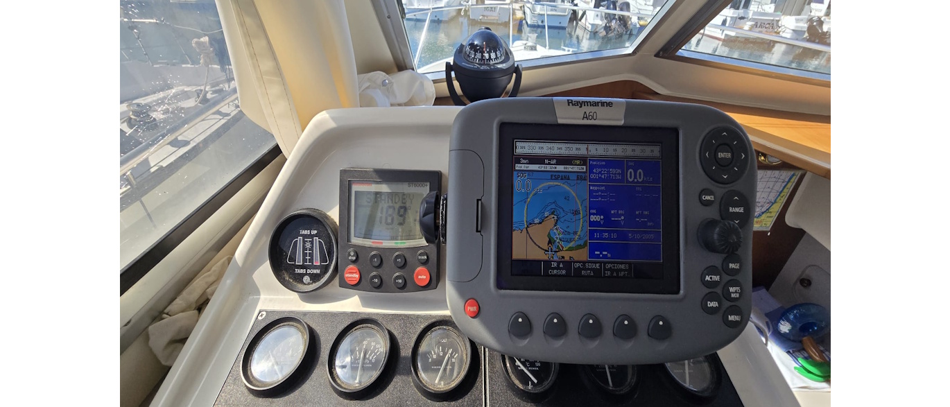 1997 Rodman 800 Bimotor à venda (photo 12)