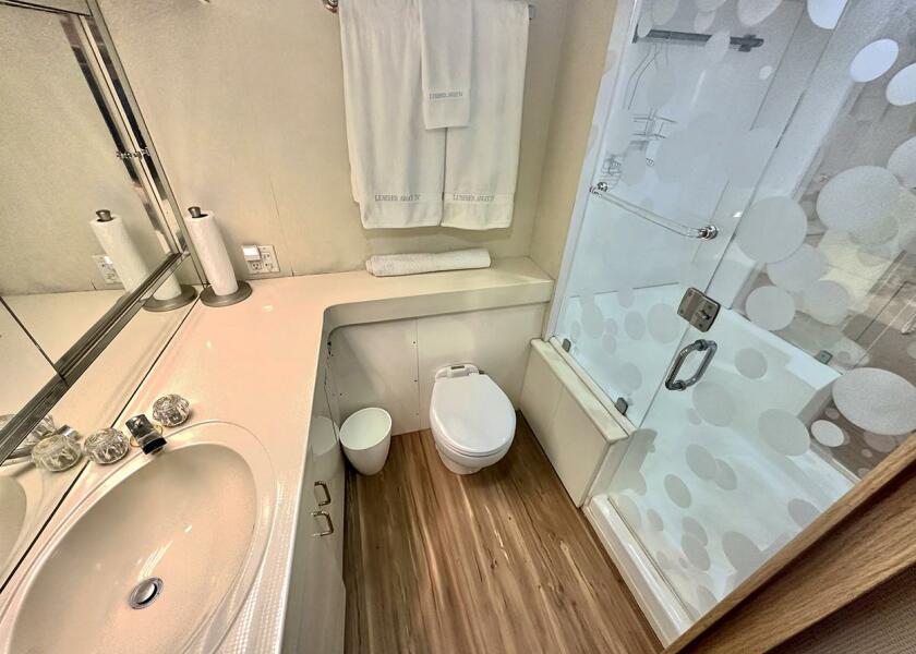 1994 Hatteras Cockpit Motoryacht for sale (photo 3)