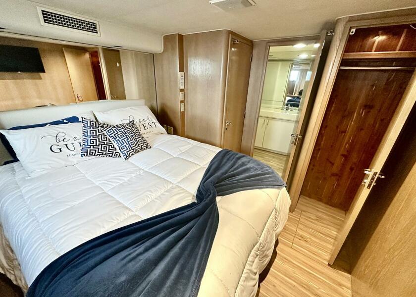 1994 Hatteras Cockpit Motoryacht for sale (photo 6)