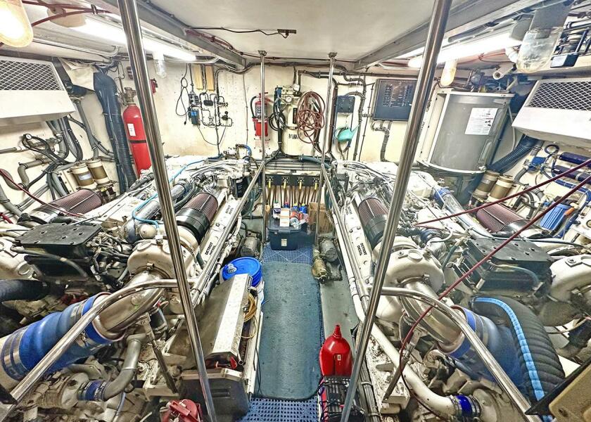 1994 Hatteras Cockpit Motoryacht for sale (photo 12)