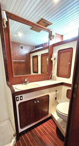 1980 Gulfstar Sailmaster for sale (photo 10)