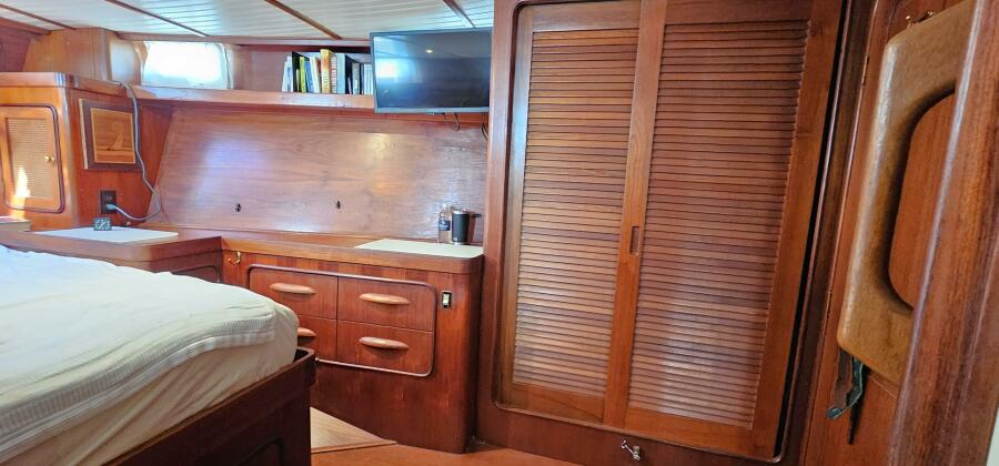 1980 Gulfstar Sailmaster for sale (photo 11)
