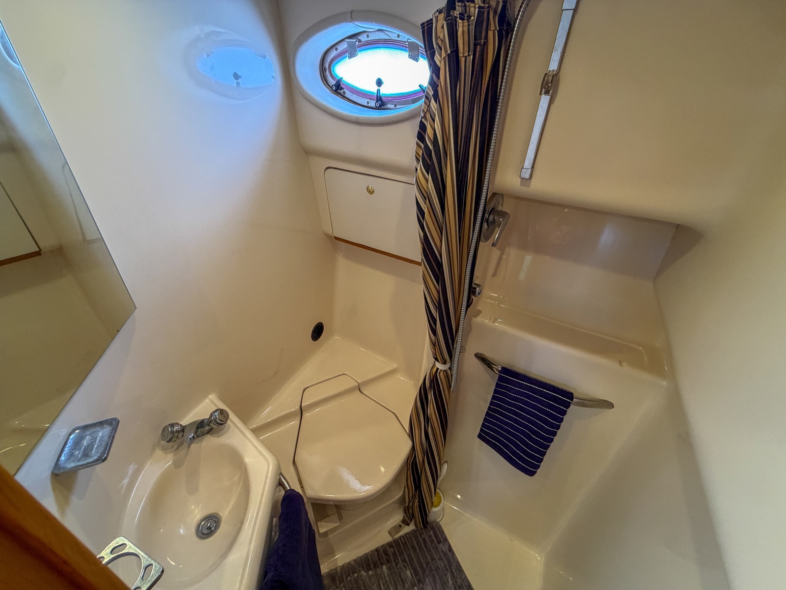 1997 Sea Ray 450 Sundancer zu verkaufen (photo 19)