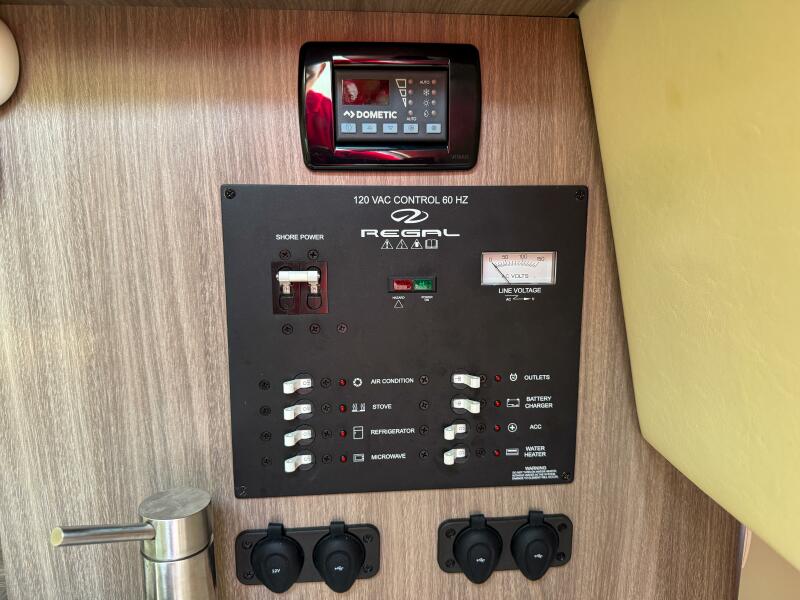 2020 Regal 26 Express te koop (photo 14)
