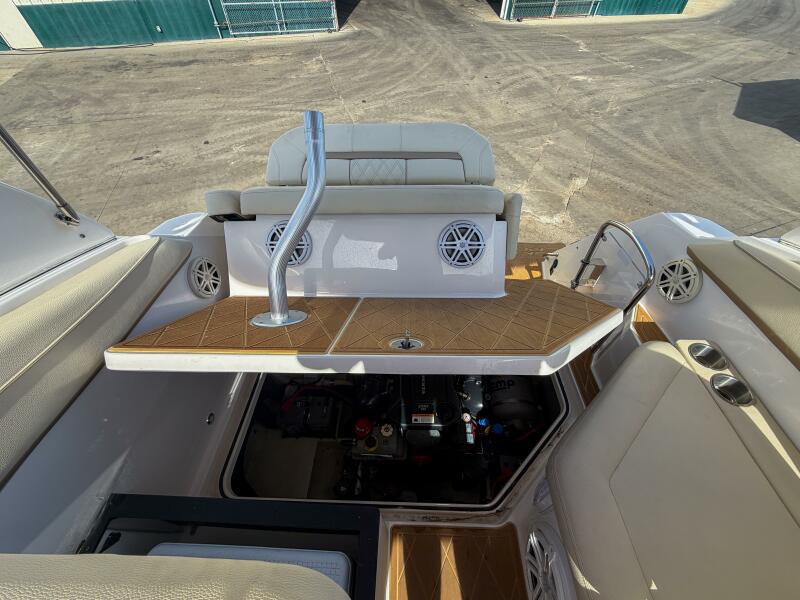 2020 Regal 26 Express te koop (photo 15)