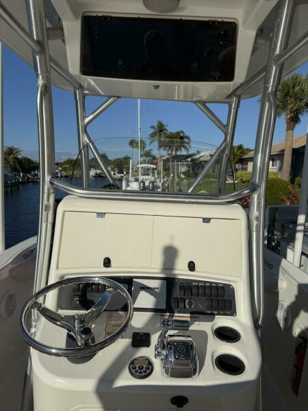 2006 Boston Whaler 240 Outrage na sprzedaż (photo 8)