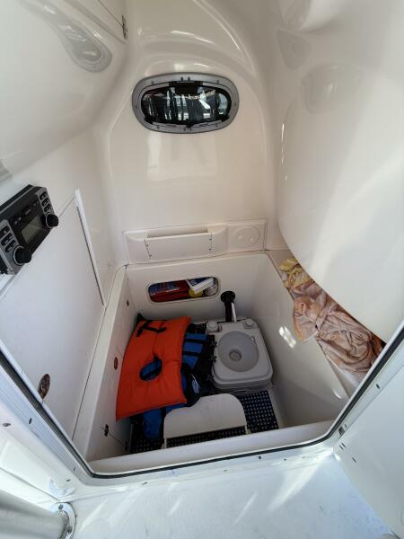 2006 Boston Whaler 240 Outrage na sprzedaż (photo 12)