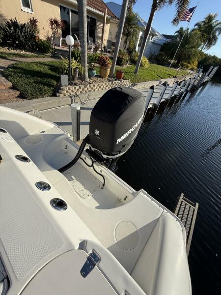 2006 Boston Whaler 240 Outrage na sprzedaż (photo 13)