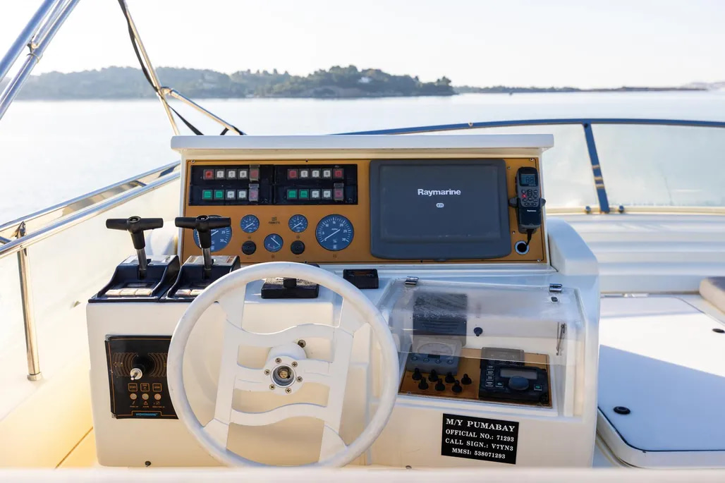 1999 Ferretti Yachts 80 for sale (photo 30)
