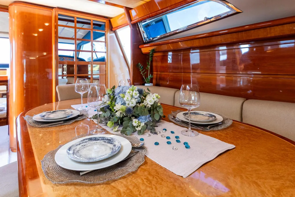 1999 Ferretti Yachts 80 for sale (photo 59)